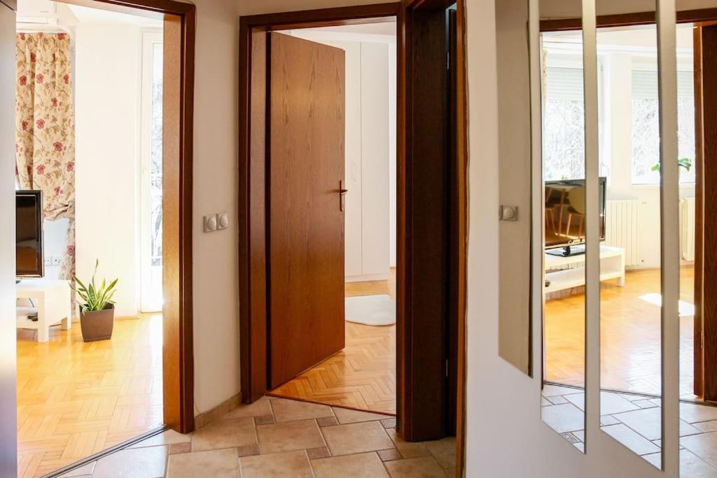 Nn Apartment Skopje Bagian luar foto