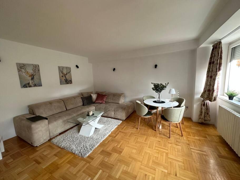 Nn Apartment Skopje Bagian luar foto